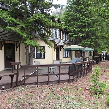 Crandell Mountain Lodge Waterton Park Extérieur photo